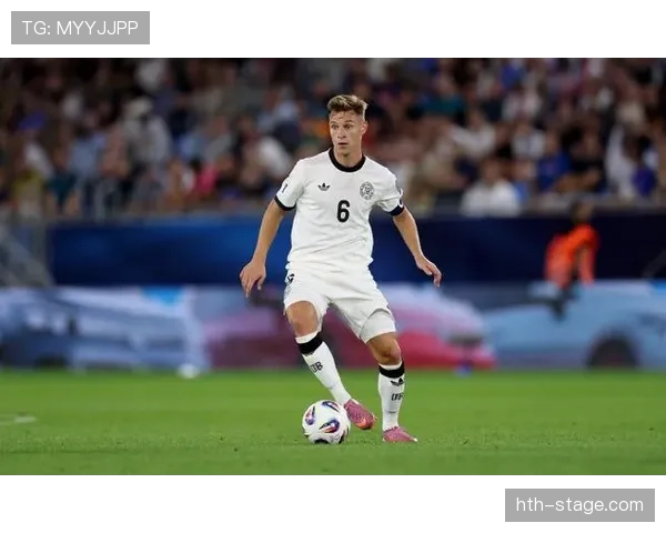 基米希职业态度备受赞誉，树立青年球员榜样