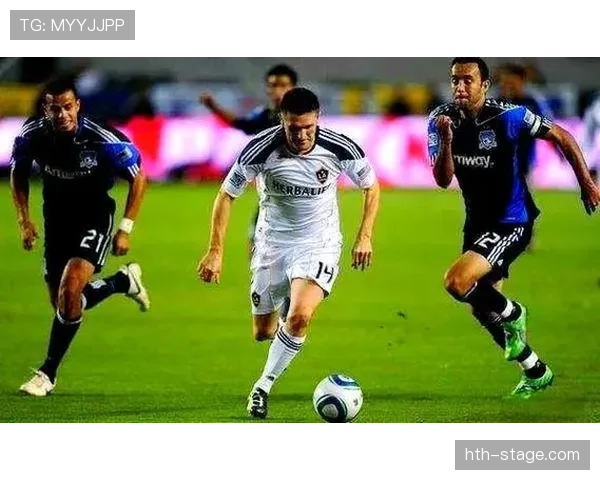 范加尔战术重塑现代足球，展现出战术灵活性与团队协作的良好趋势